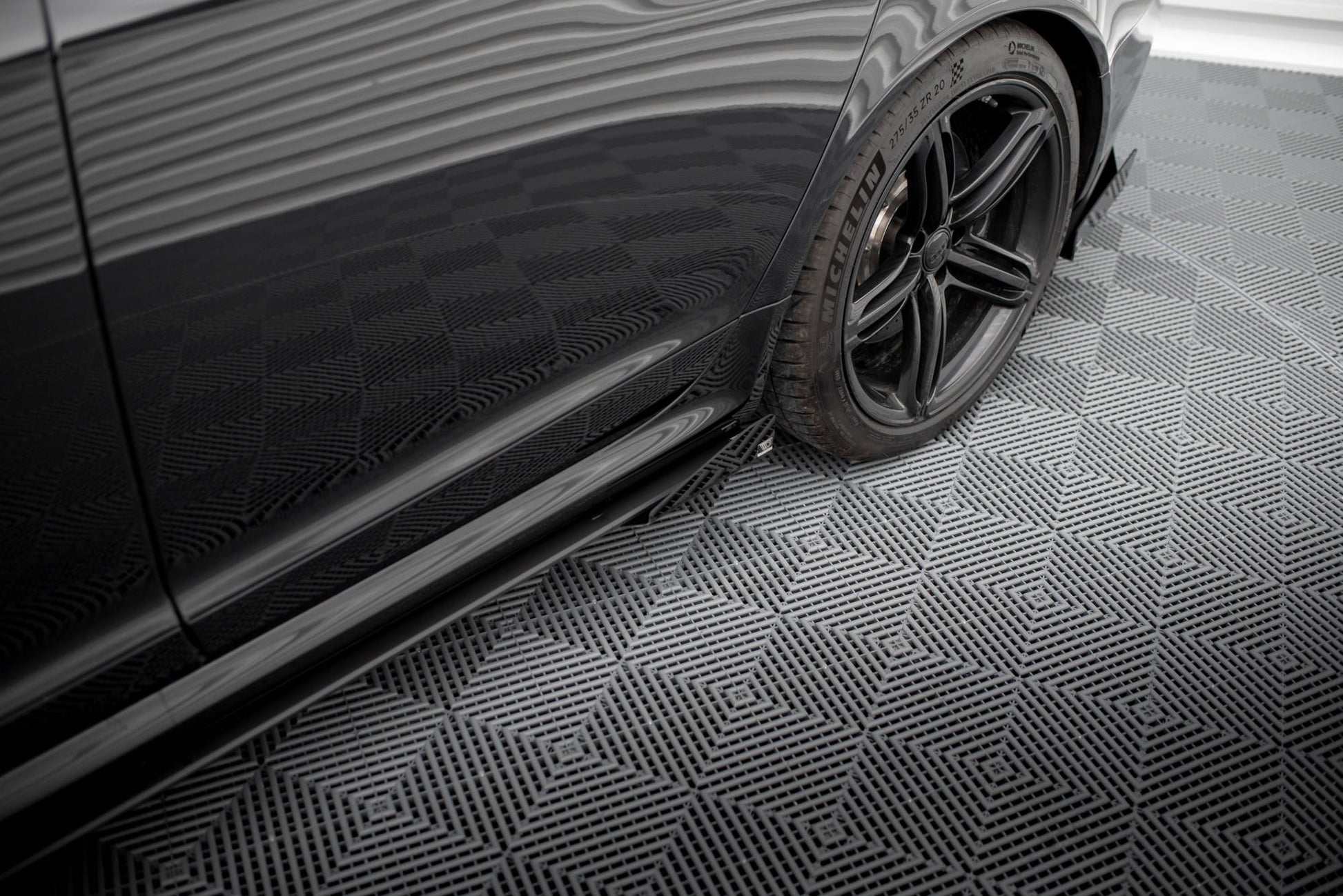 Maxton Side Flaps Audi RS6 Avant C6 schwarz Hochglanz