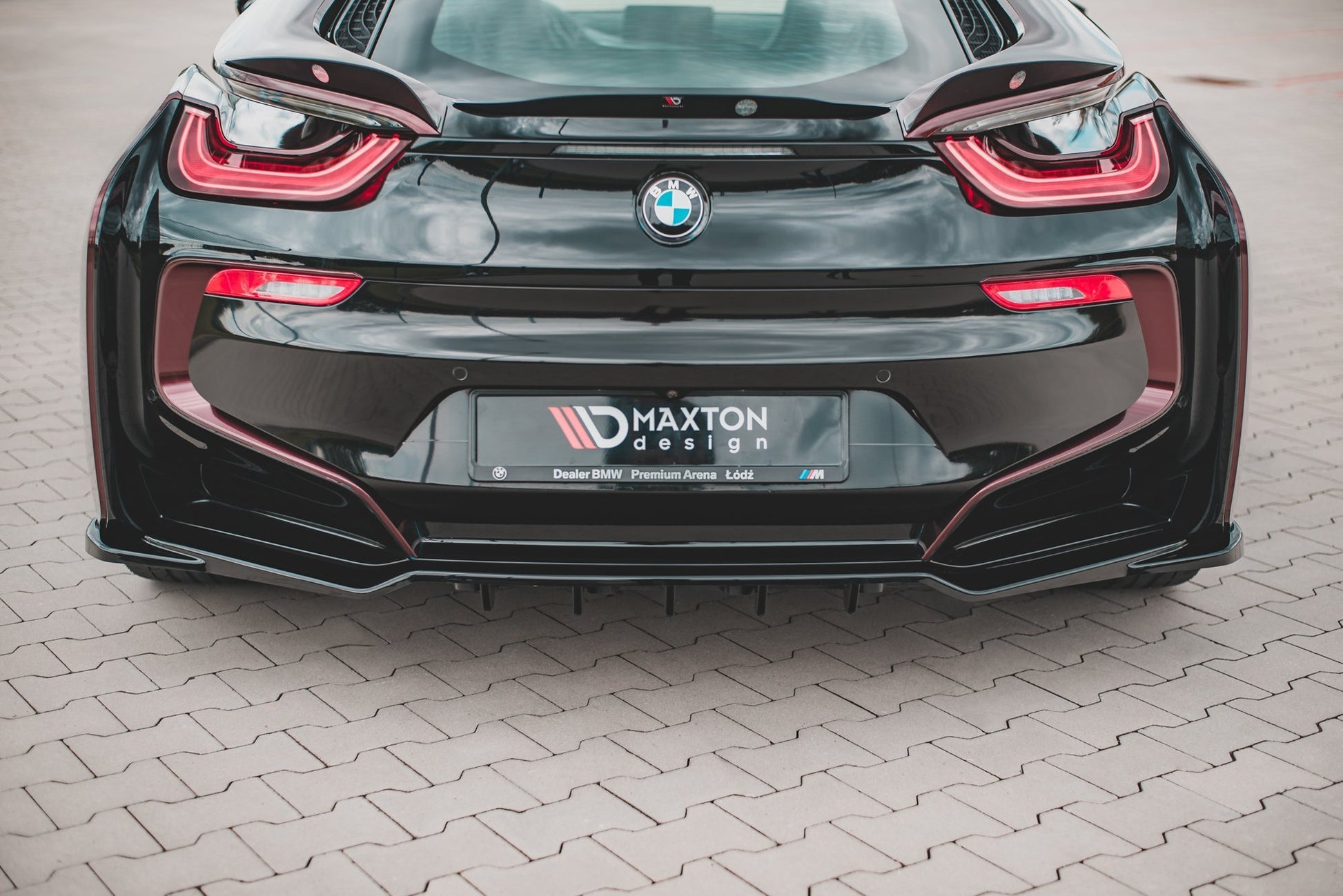 Maxton Mittlerer Diffusor Heck Ansatz DTM Look für BMW i8 schwarz matt