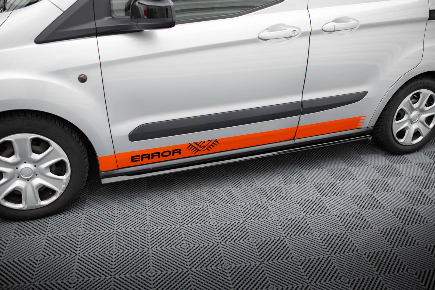 Maxton Seitenschweller Ansatz für Ford Transit Courier Mk1 schwarz Hochglanz