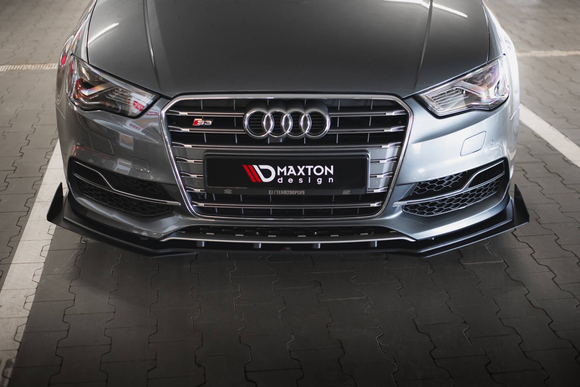 Maxton Street Pro Front Ansatz für +Flaps für + Flaps Audi S3 / A3 S-Line Limousine 8V schwarz Hochglanz