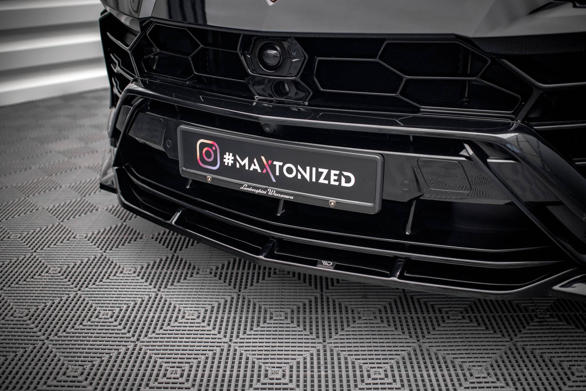 Maxton Front Ansatz V.3 für Lamborghini Urus Mk1 schwarz Hochglanz