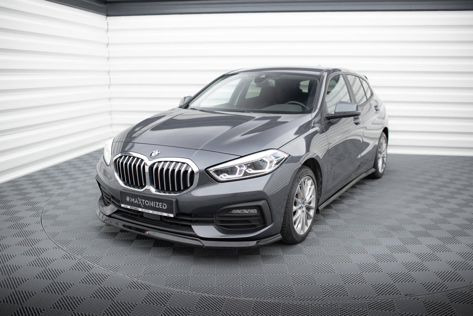 Maxton Front Ansatz V.2 für BMW 1er F40 schwarz Hochglanz