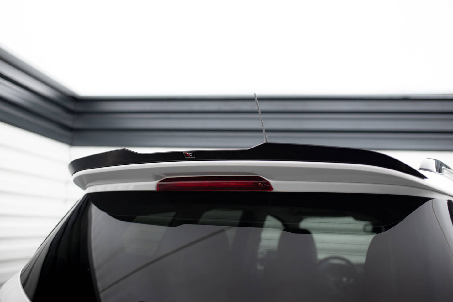 Maxton Spoiler CAP für Ford Kuga ST-Line Mk2 schwarz Hochglanz