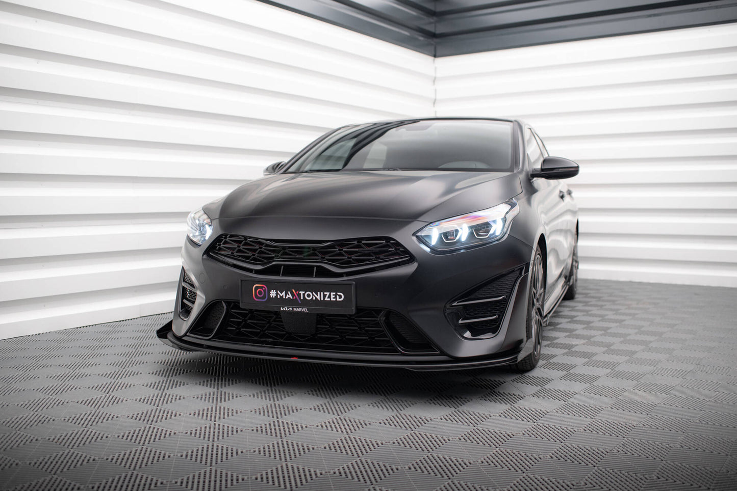 Maxton Street Pro Front Ansatz für +Flaps für + Flaps Kia Proceed GT Mk1 Facelift / Ceed GT Mk3 Facelift  schwarz Hochglanz