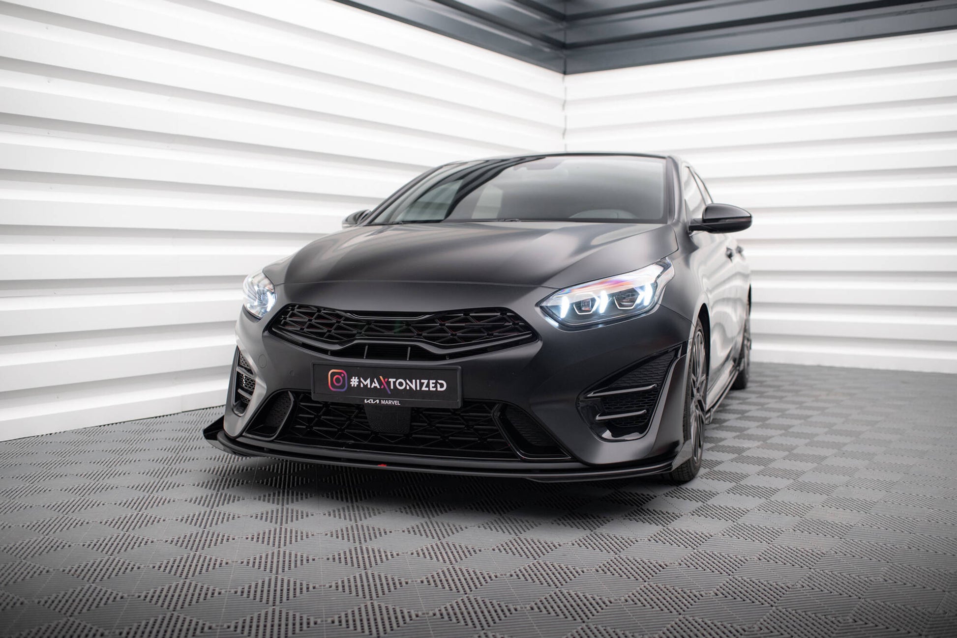Maxton Street Pro Front Ansatz für +Flaps für + Flaps Kia Proceed GT Mk1 Facelift / Ceed GT Mk3 Facelift  schwarz Hochglanz