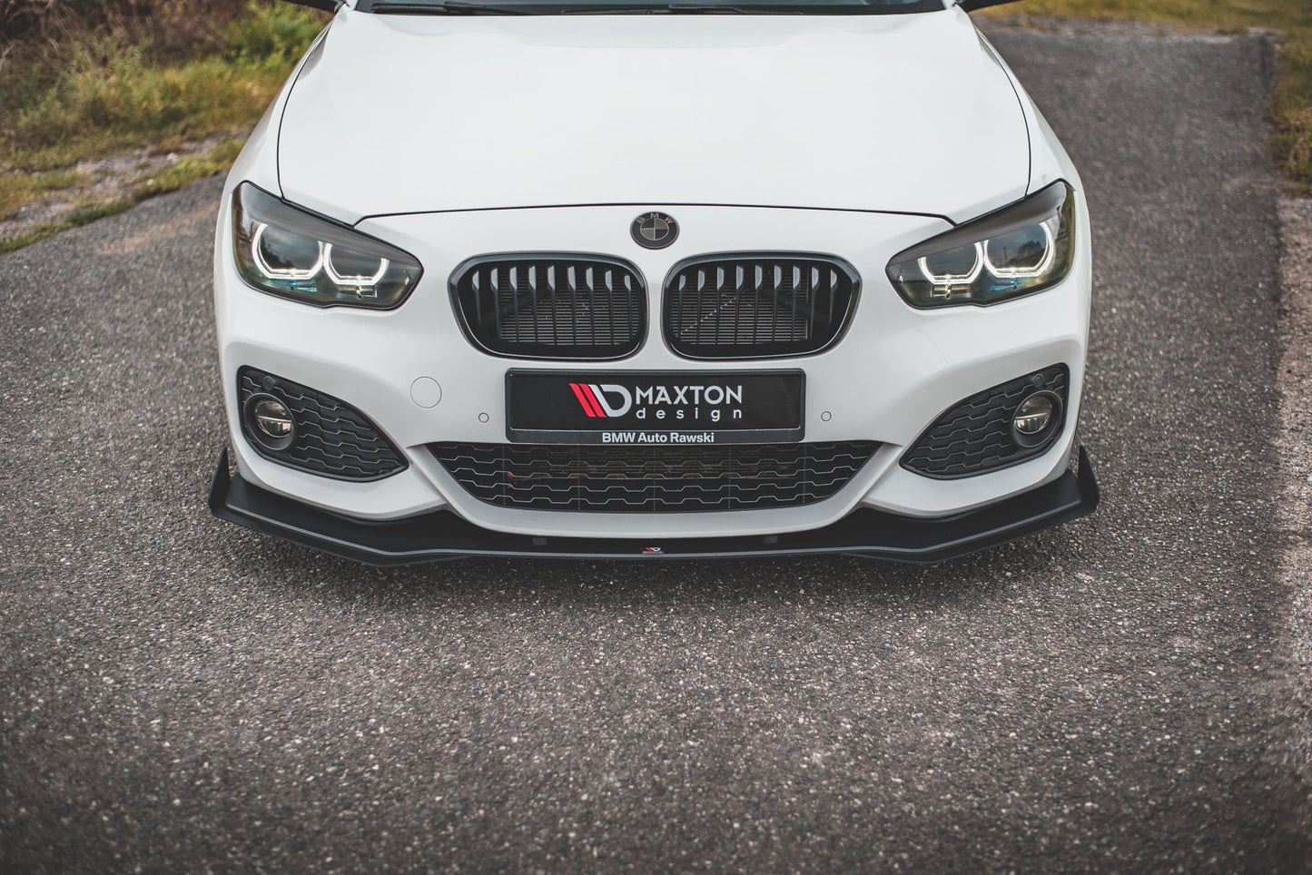 Maxton Robuste Racing Front Ansatz V.3 für passend +Flaps für BMW 1er F20 M-Paket Facelift / M140i  schwarz Hochglanz