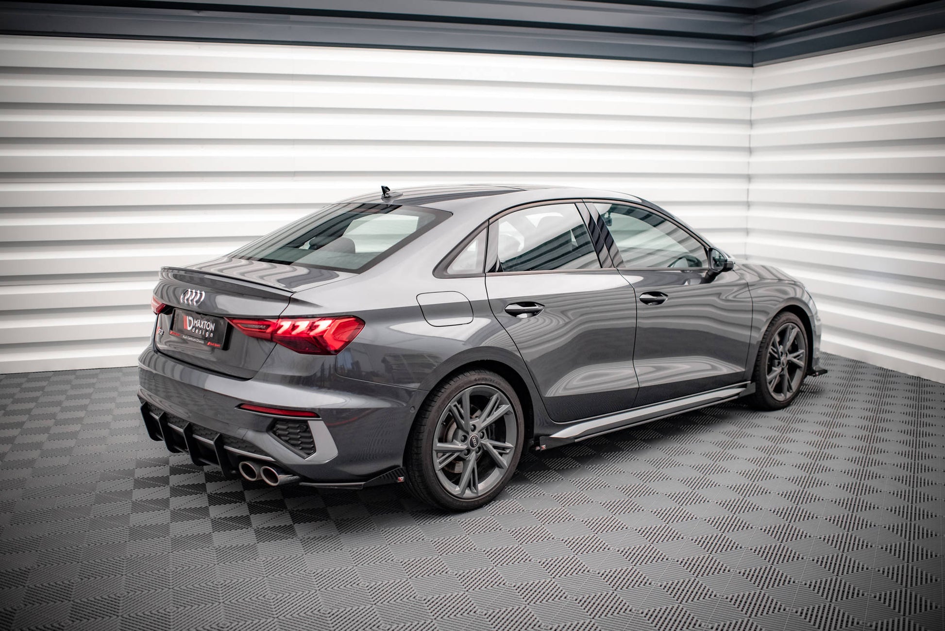 Maxton Street Pro Seitenschweller Ansatz für + Flaps Audi S3 / A3 S-Line 8Y schwarz Hochglanz