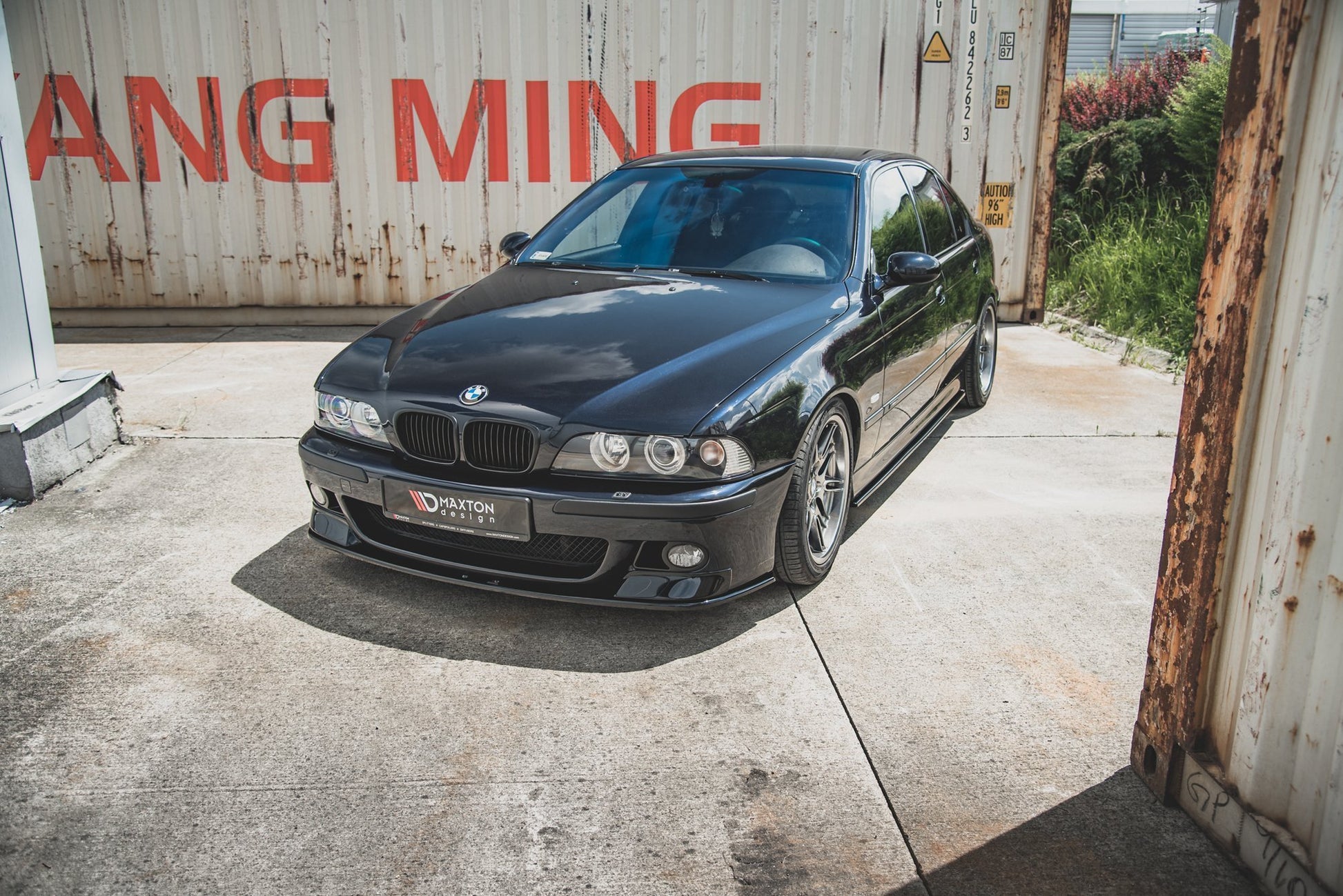 Maxton Front Ansatz für Seite + Front Ansatz für  BMW M5  / 5 M-Paket E39 schwarz Hochglanz