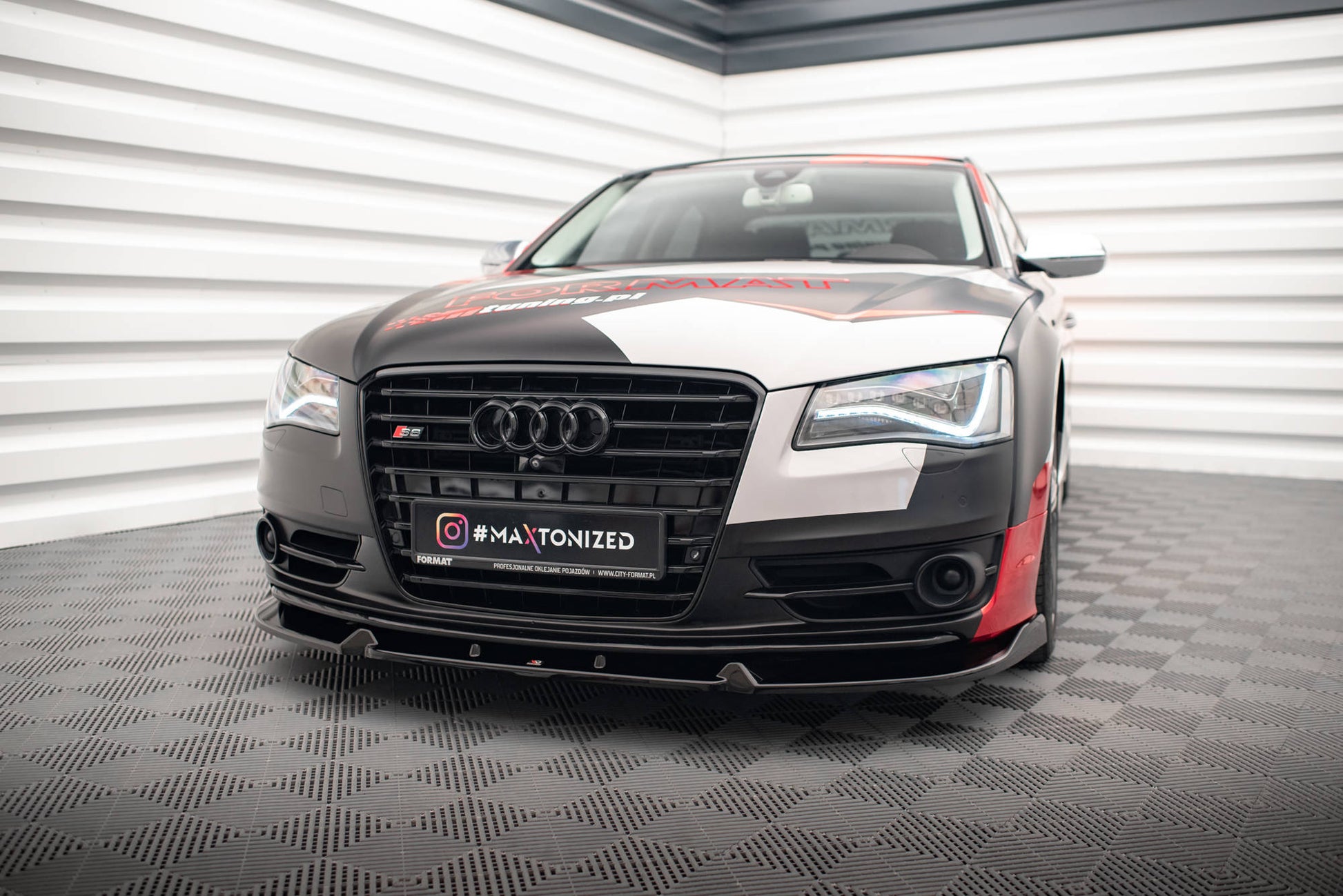 Maxton Front Ansatz V.2 für Audi S8 D4 schwarz Hochglanz