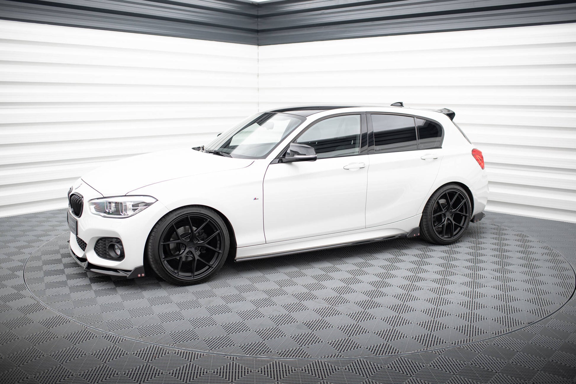 Maxton Seitenschweller Ansatz für V.4 + Flaps BMW 1er M-Paket / M140i F20 Facelift