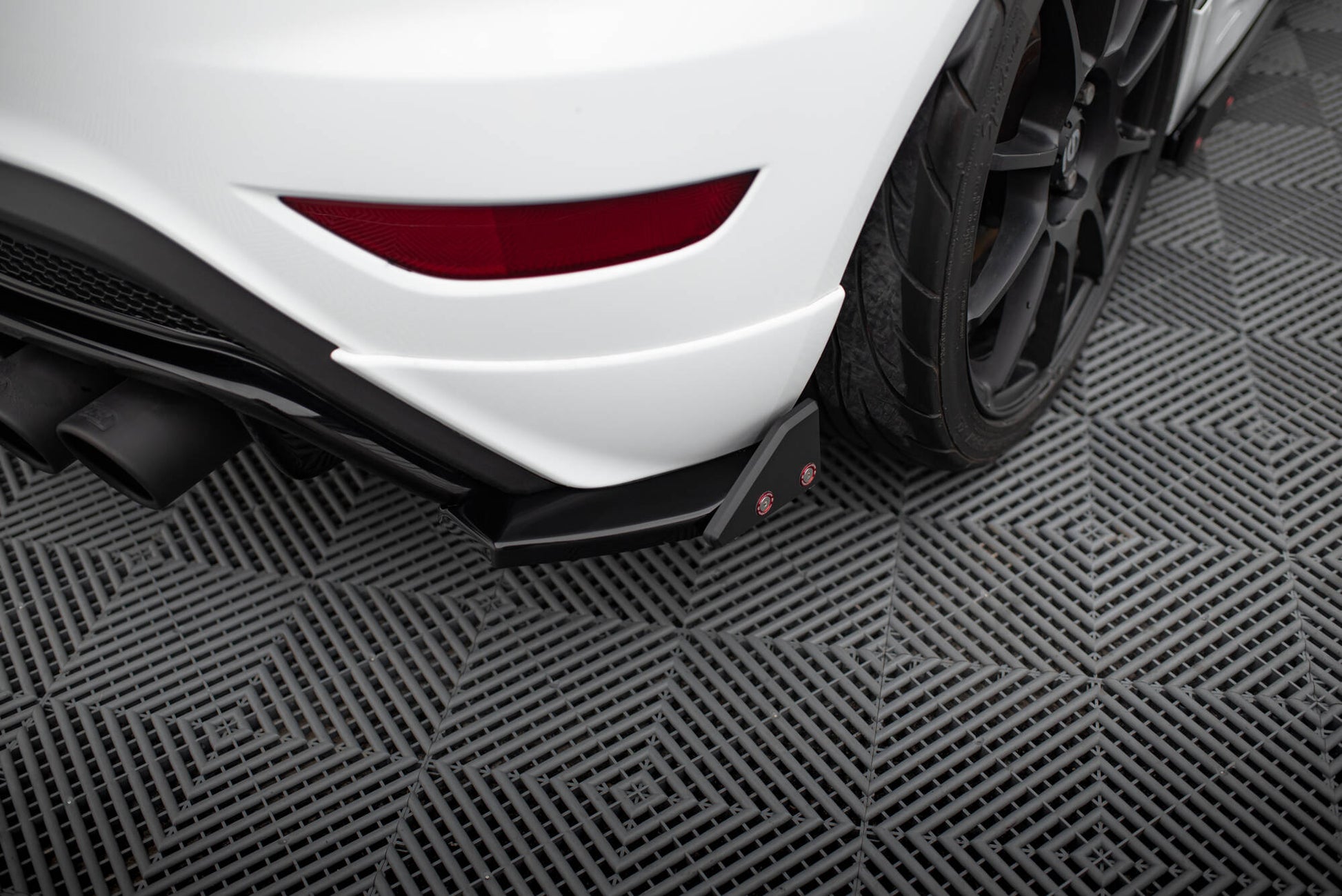 Maxton Heck Ansatz Flaps Diffusor V.3 +Flaps für Ford Fiesta ST Mk7 Facelift