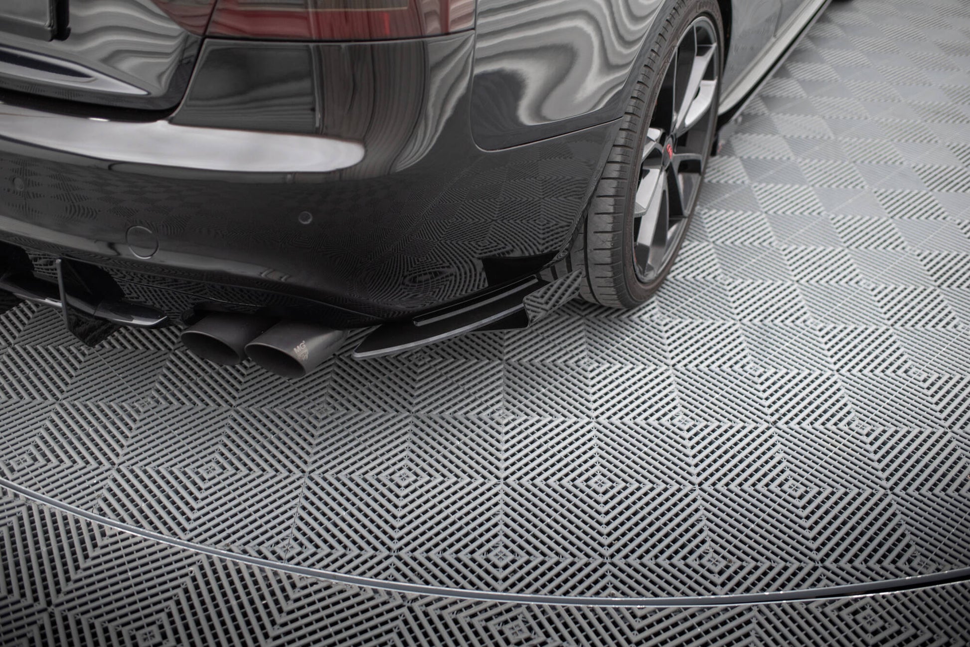 Maxton Hintere Seiten Flaps für Audi S5 / A5 S-Line Coupe / Cabriolet 8T schwarz Hochglanz