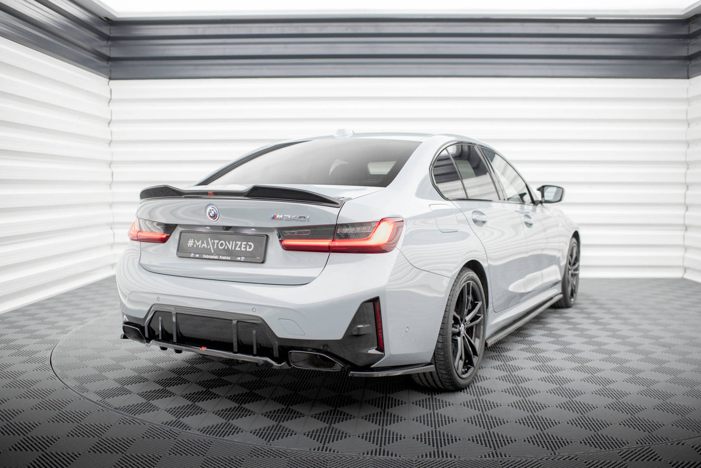 Maxton Mittlerer Diffusor Heck Ansatz DTM Look für V.1 BMW M340i G20 / G21 Facelift schwarz Hochglanz