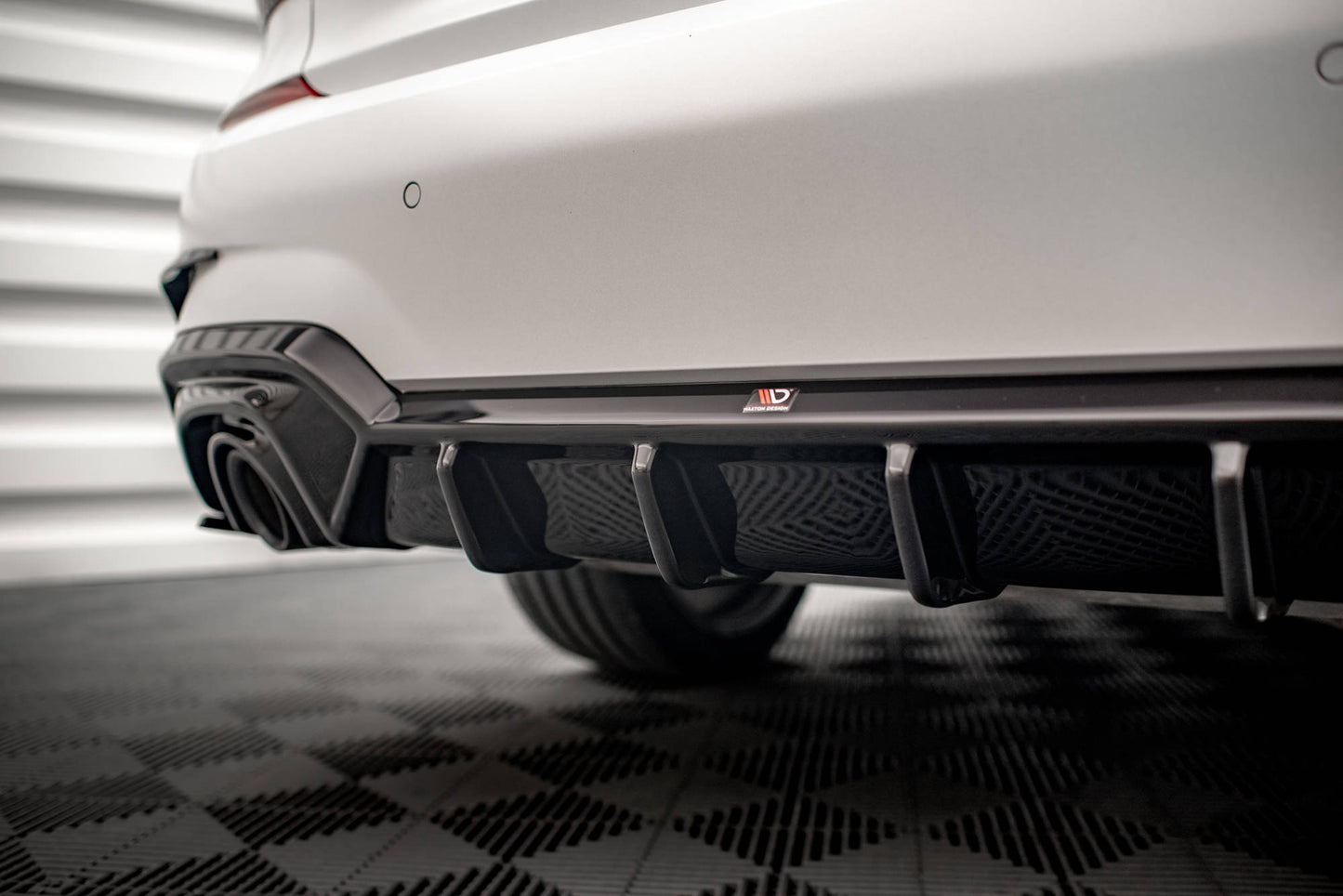 Maxton Diffusor Heck Ansatz für BMW 3er M-Paket G20 / G21 (Passend für Fahrzeuge mit Anhängerkupplung) schwarz Hochglanz