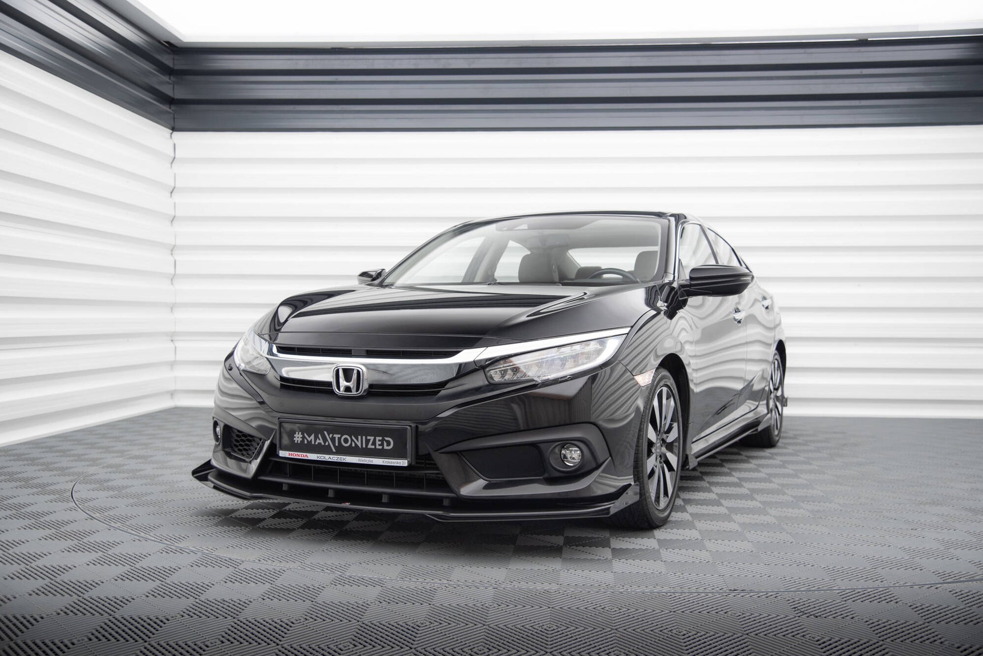 Maxton Street Pro Front Ansatz für +Flaps für + Flaps Honda Civic Mk10 schwarz Hochglanz