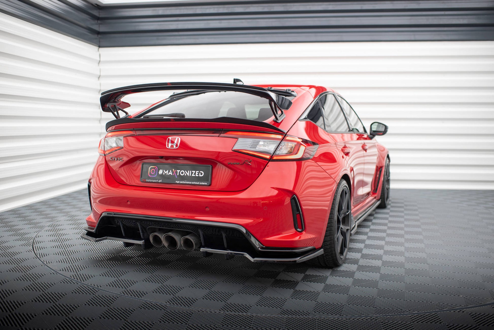 Maxton Mittlerer Diffusor Heck Ansatz DTM Look für V.1 Honda Civic Type-R Mk 11 schwarz Hochglanz