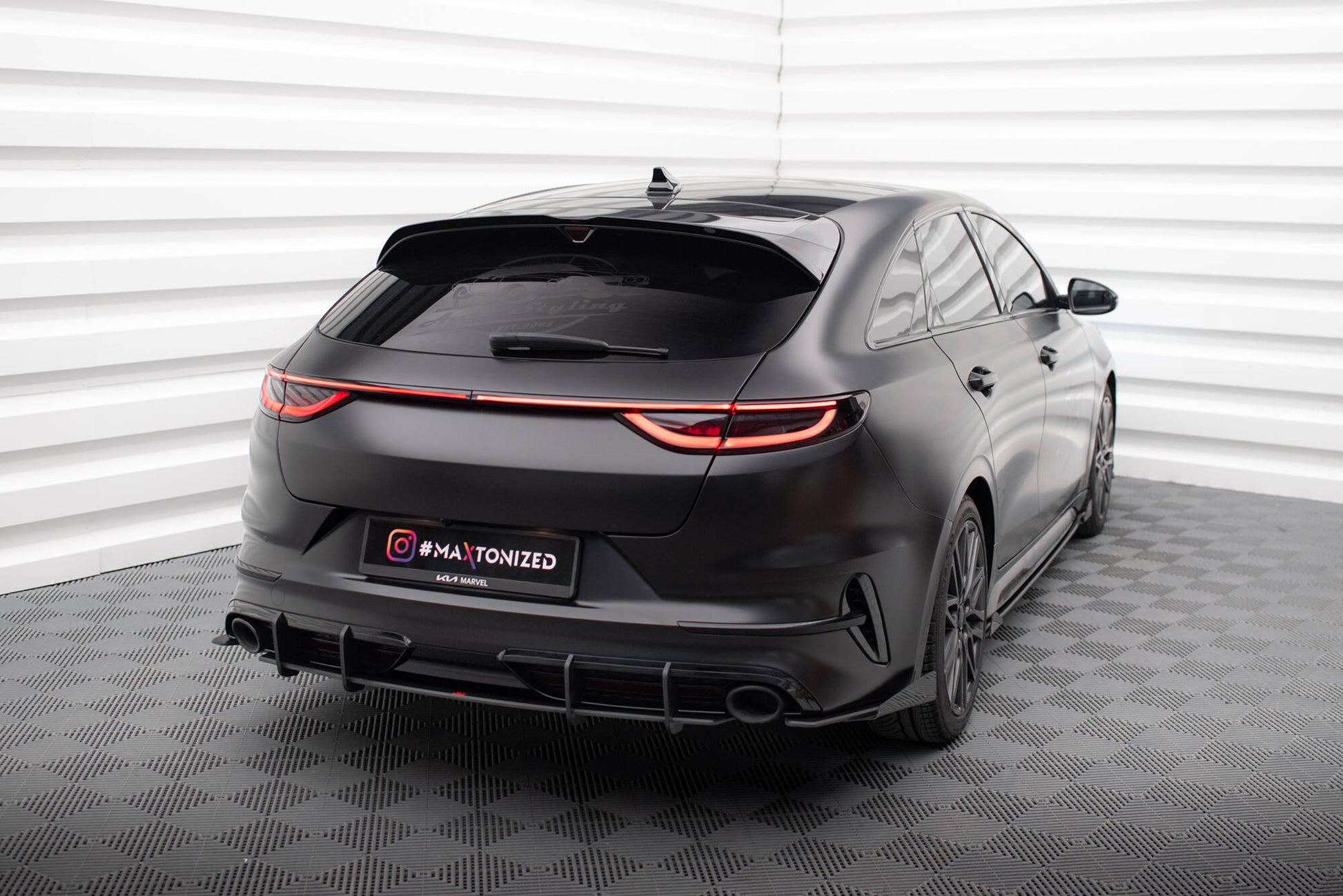 Maxton Street Pro Heck Ansatz Flaps Diffusor +Flaps für Kia Proceed GT Mk1 Facelift schwarz Hochglanz