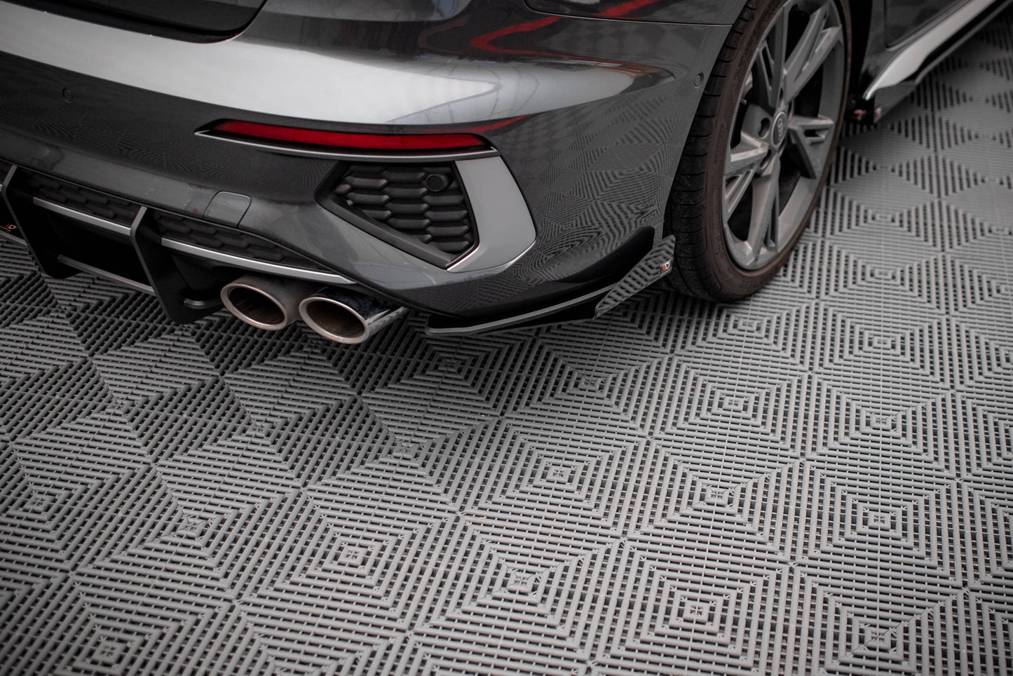 Maxton Street Pro Heck Ansatz Flaps Diffusor +Flaps für Audi S3 Limousine 8Y schwarz Hochglanz