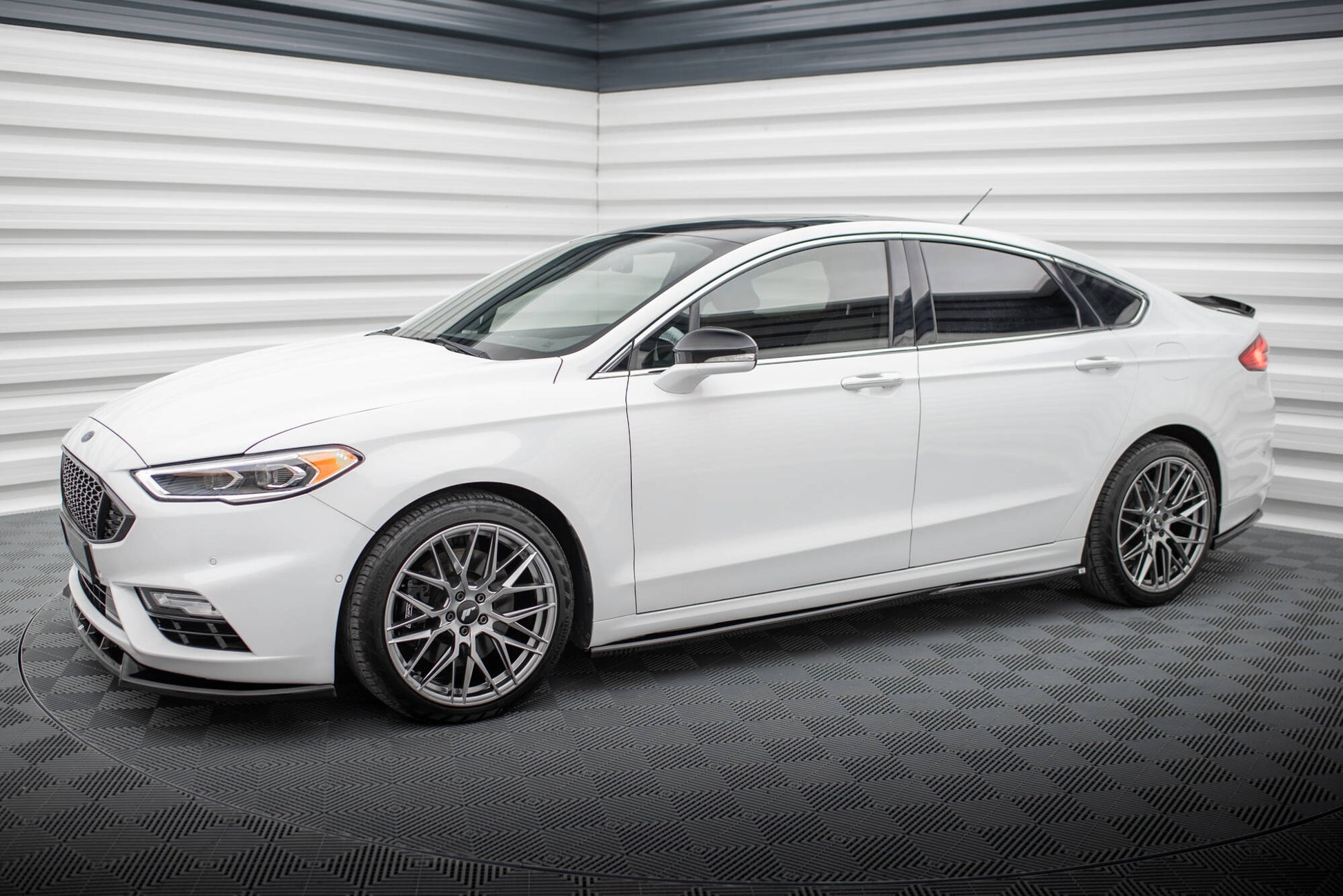 Maxton Seitenschweller Ansatz für Ford Mondeo Sport Mk5 Facelift / Fusion Sport Mk2 Facelift schwarz Hochglanz