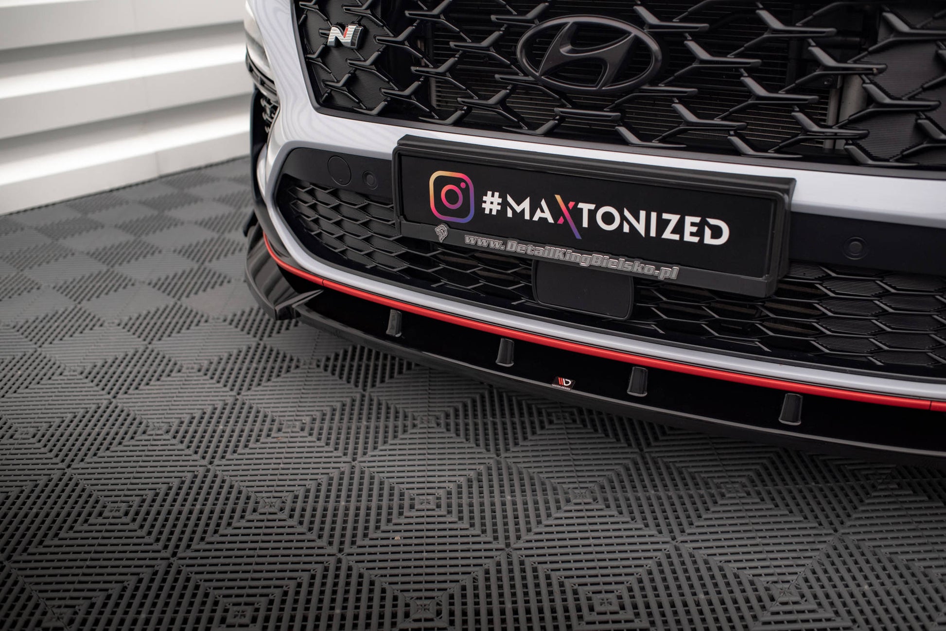 Maxton Front Ansatz V.2 +Flaps für Hyundai Kona N Mk1