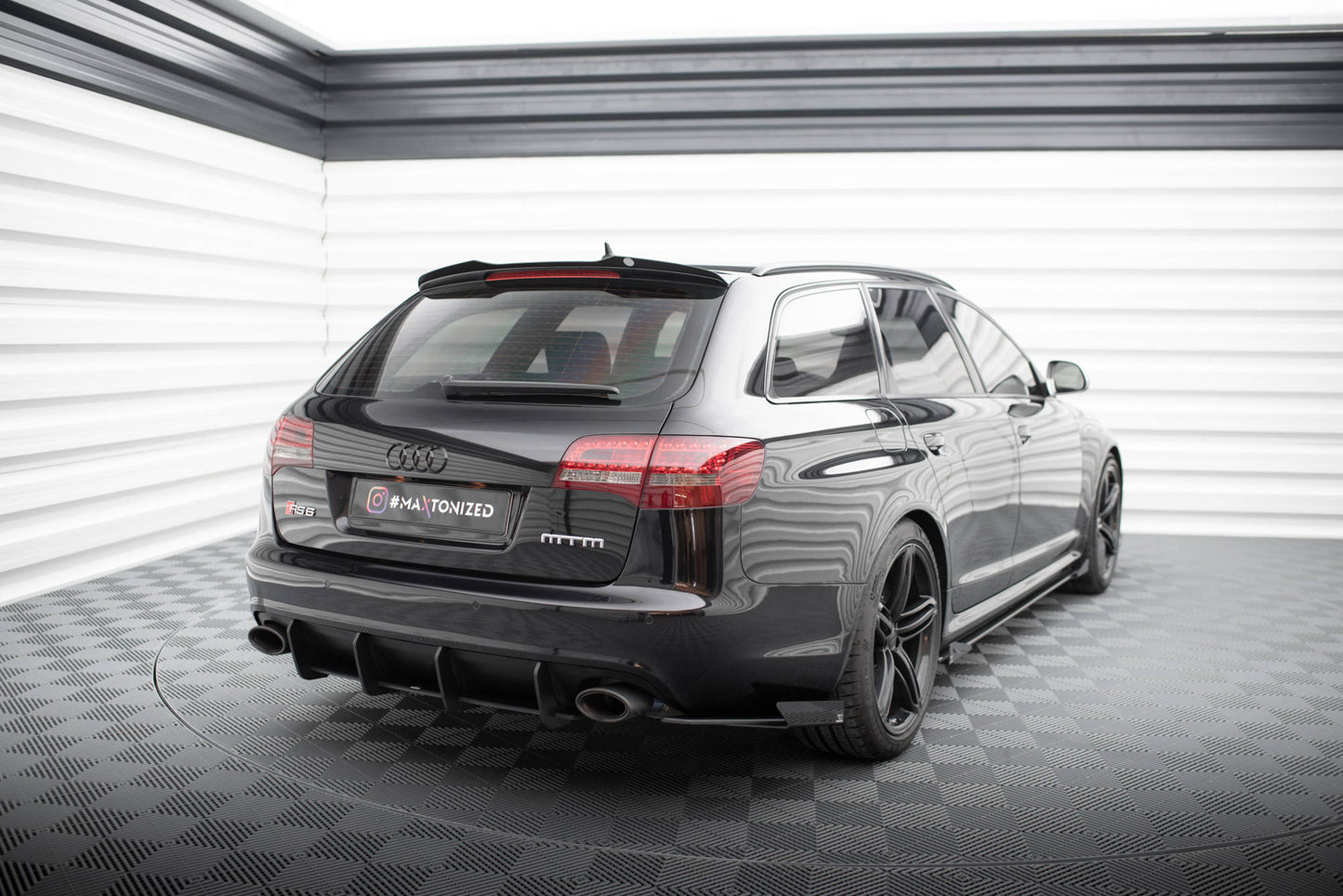Maxton Hintere Seiten Flaps für Audi RS6 Avant C6 schwarz Hochglanz