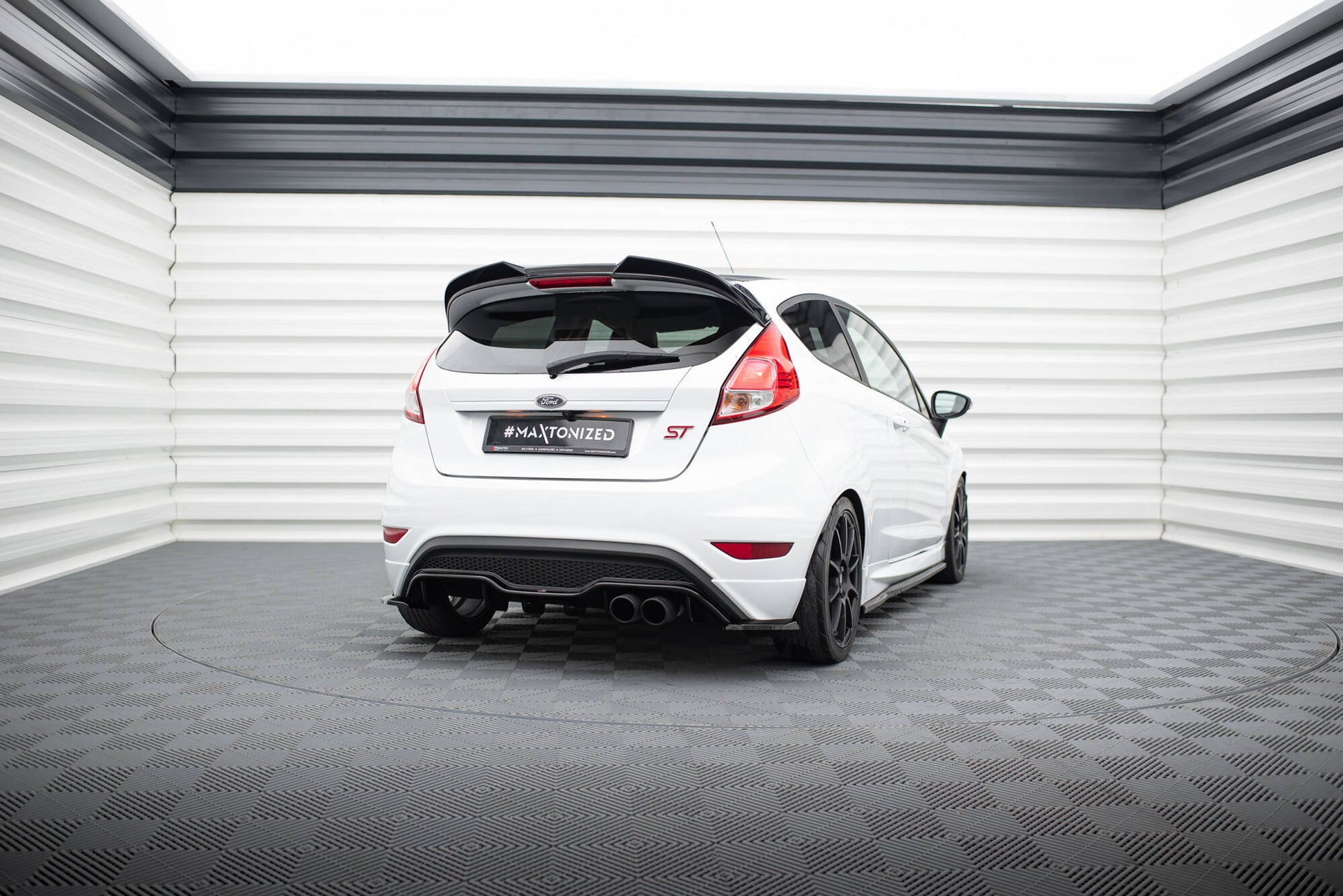 Maxton Heck Ansatz Flaps Diffusor V.3 für Ford Fiesta ST Mk7 Facelift schwarz Hochglanz
