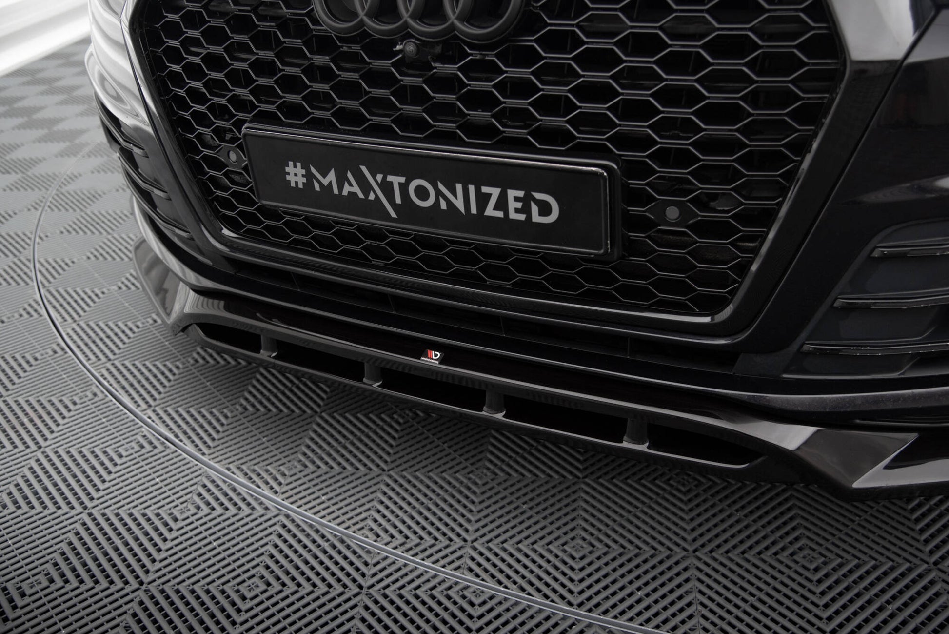 Maxton Front Ansatz V.2 für Audi SQ7 / Q7 S-Line Mk2 schwarz Hochglanz