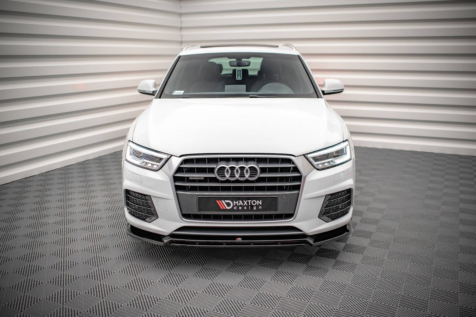 Maxton Front Ansatz V.2 für Audi Q3 Sport 8U Facelift schwarz Hochglanz