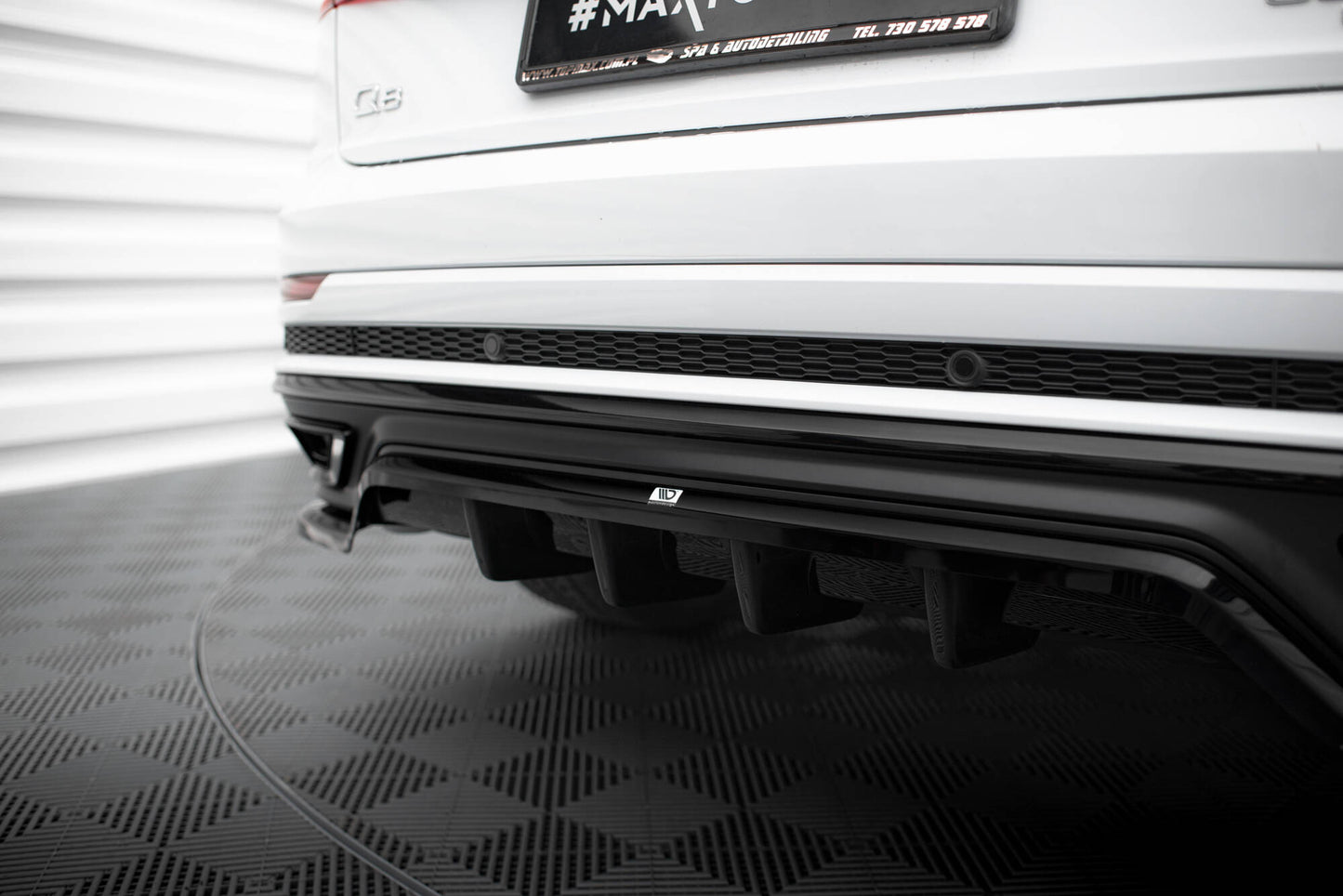 Maxton Mittlerer Diffusor Heck Ansatz DTM Look für Audi Q8 S-Line Mk1 schwarz Hochglanz