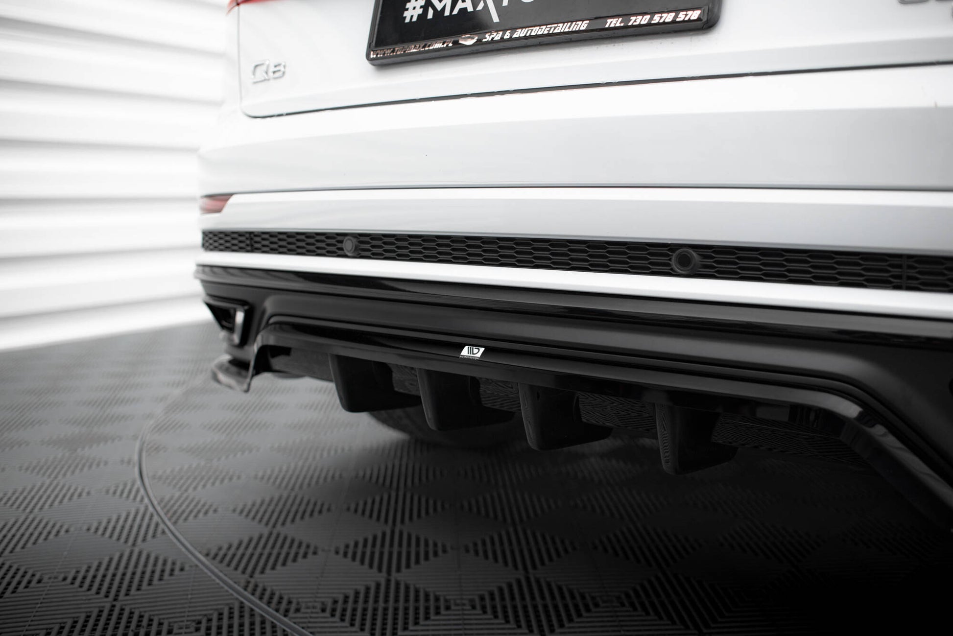 Maxton Mittlerer Diffusor Heck Ansatz DTM Look für Audi Q8 S-Line Mk1 schwarz Hochglanz