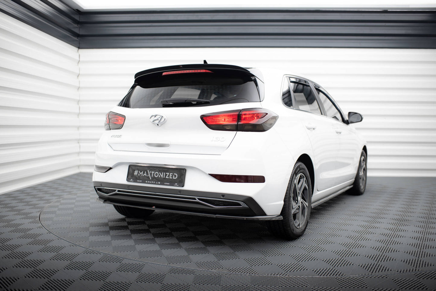 Maxton Zentrale Hinten Splitte Hyundai I30 Mk3 Facelift schwarz Hochglanz