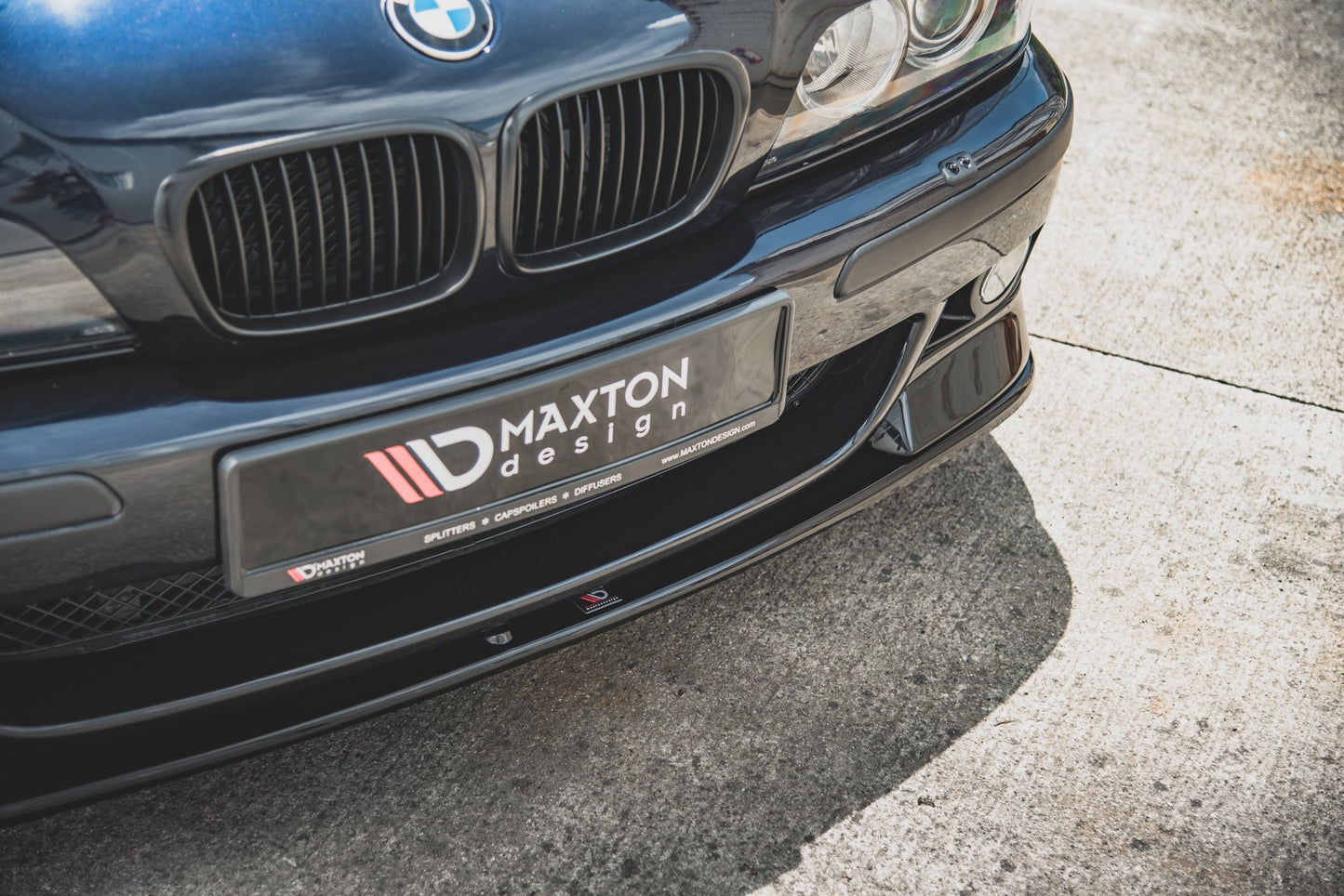 Maxton Front Ansatz für Seite + Front Ansatz für  BMW M5  / 5 M-Paket E39 schwarz Hochglanz
