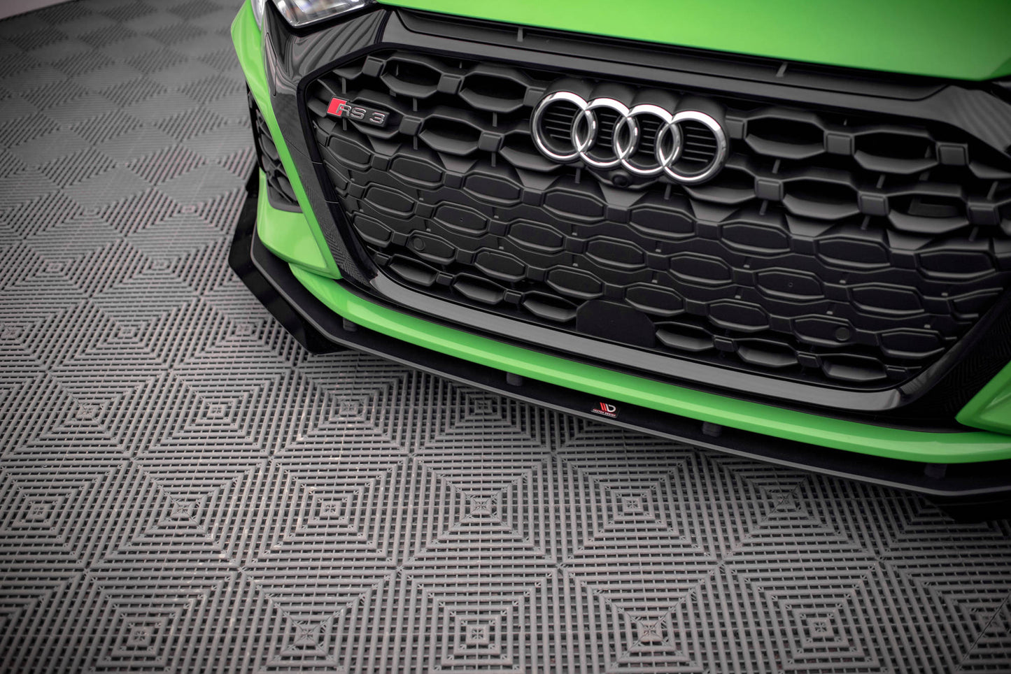 Maxton Street Pro Front Ansatz für +Flaps für V.1 + Flaps Audi RS3 8Y schwarz Hochglanz
