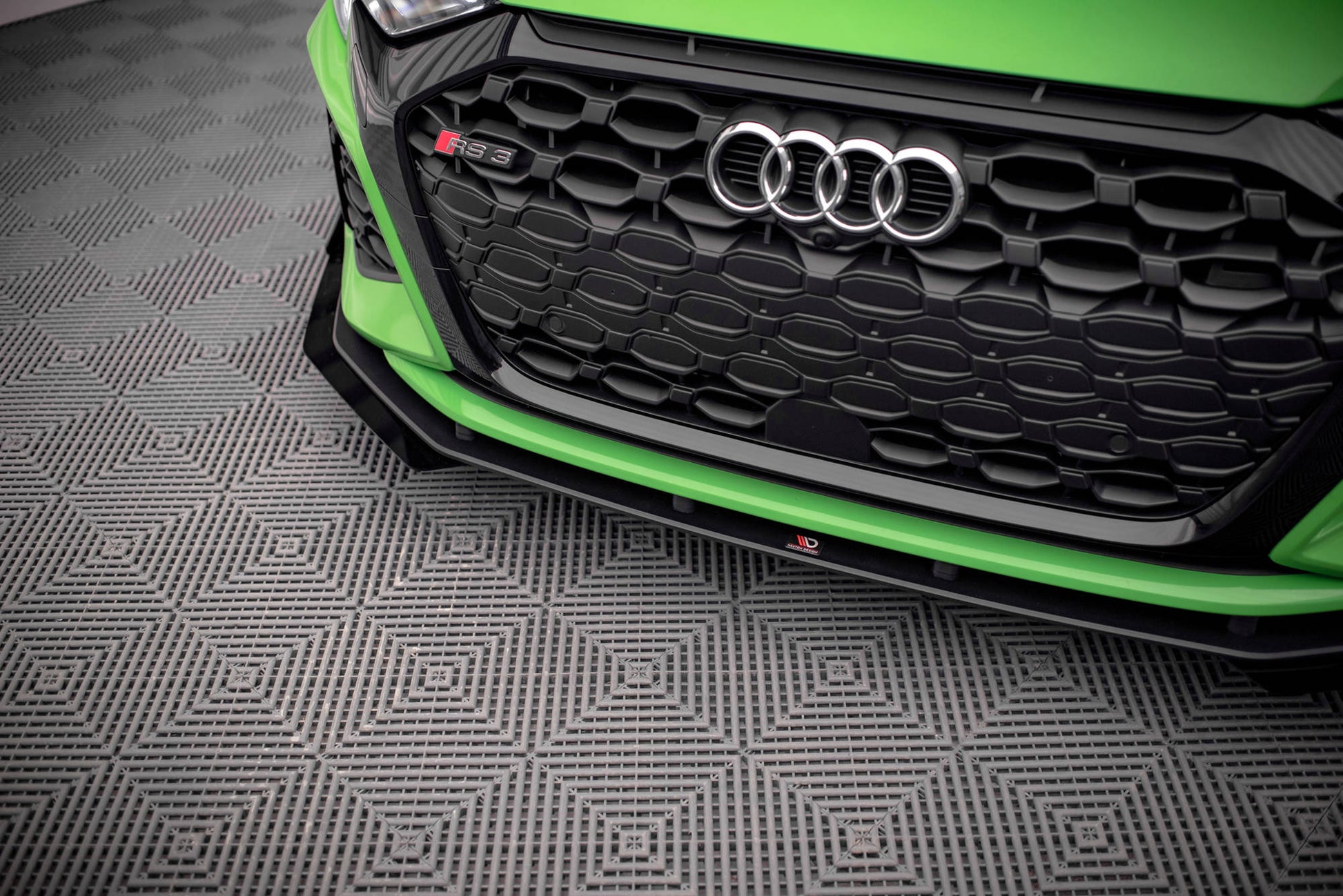 Maxton Street Pro Front Ansatz für +Flaps für V.1 + Flaps Audi RS3 8Y schwarz Hochglanz