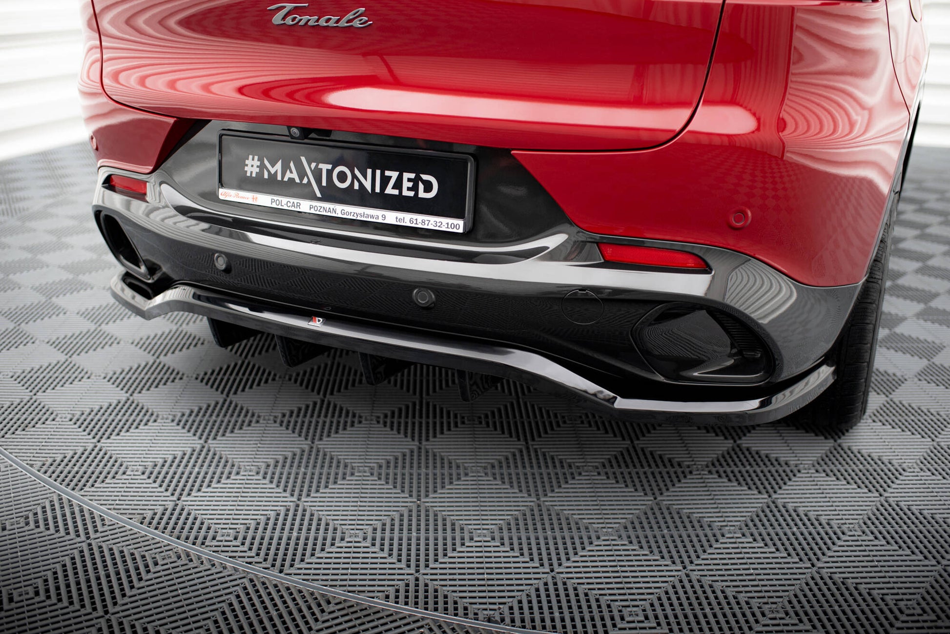 Maxton Mittlerer Diffusor Heck Ansatz DTM Look für Alfa Romeo Tonale Mk1 schwarz Hochglanz