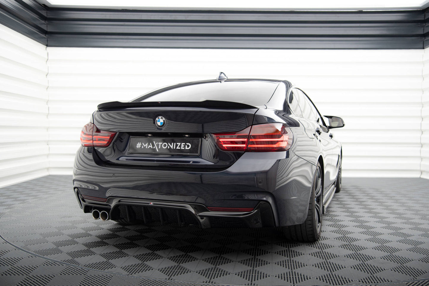 Maxton Diffusor Heck Ansatz für BMW 4er Coupe / Gran Coupe / Cabrio M-Paket F32 / F36 / F33 (Version mit einseitigem Auspuff)