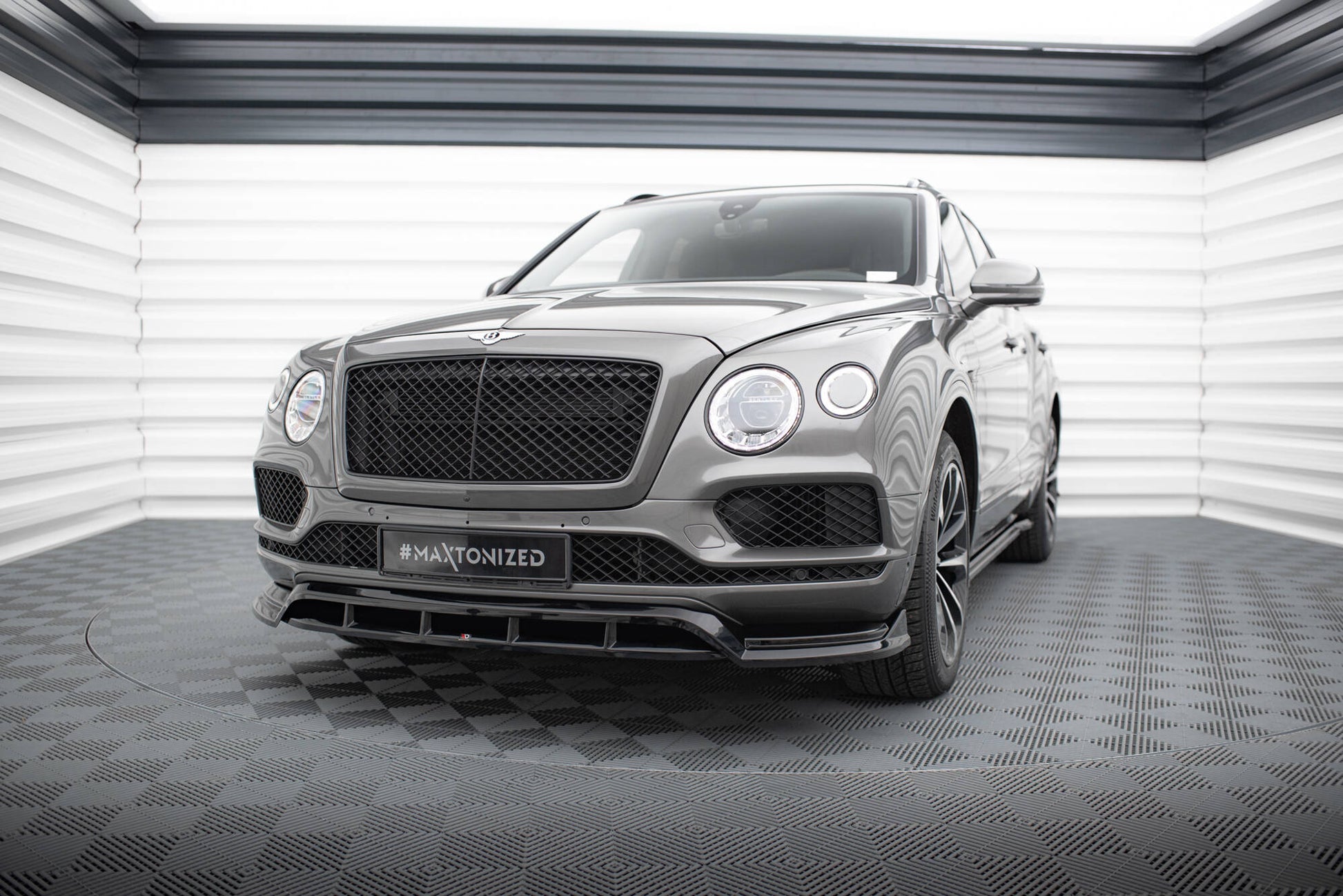 Maxton Front Ansatz für Bentley Bentayga Mk1  schwarz Hochglanz