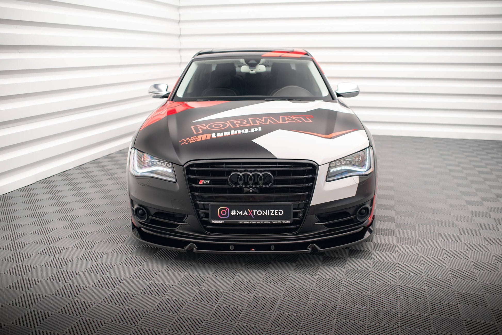 Maxton Front Ansatz V.2 für Audi S8 D4 schwarz Hochglanz