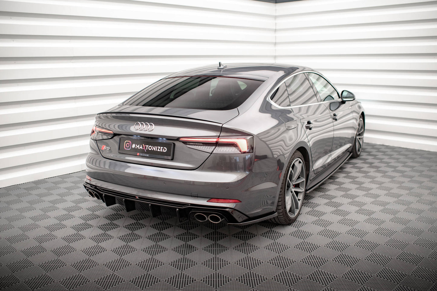 Maxton Heck Ansatz Flaps Diffusor für Audi S5 Coupe / Sportback F5 schwarz Hochglanz