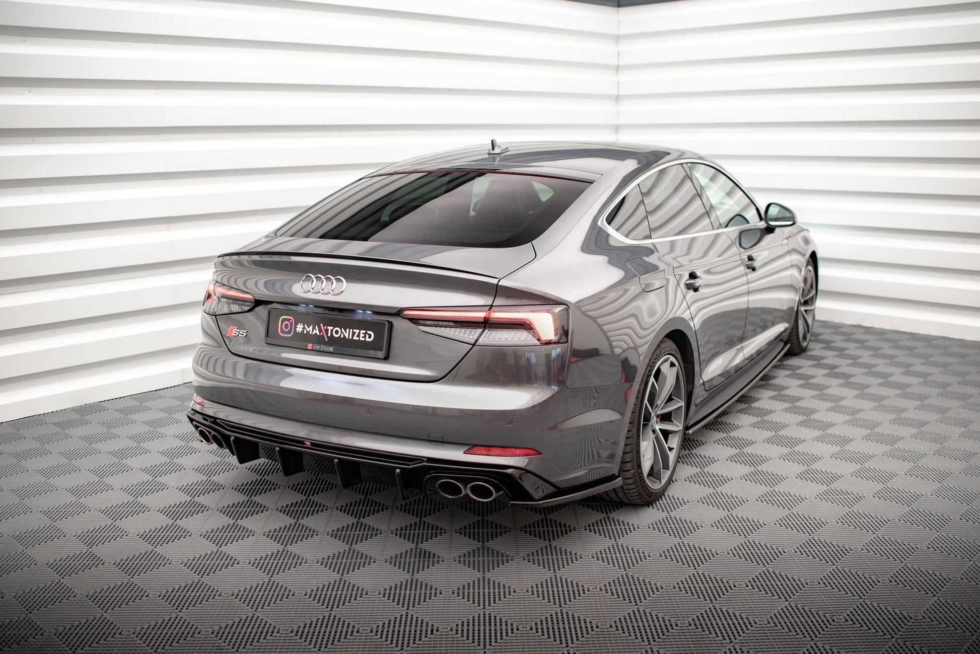 Maxton Heck Ansatz Flaps Diffusor für Audi S5 Coupe / Sportback F5 schwarz Hochglanz