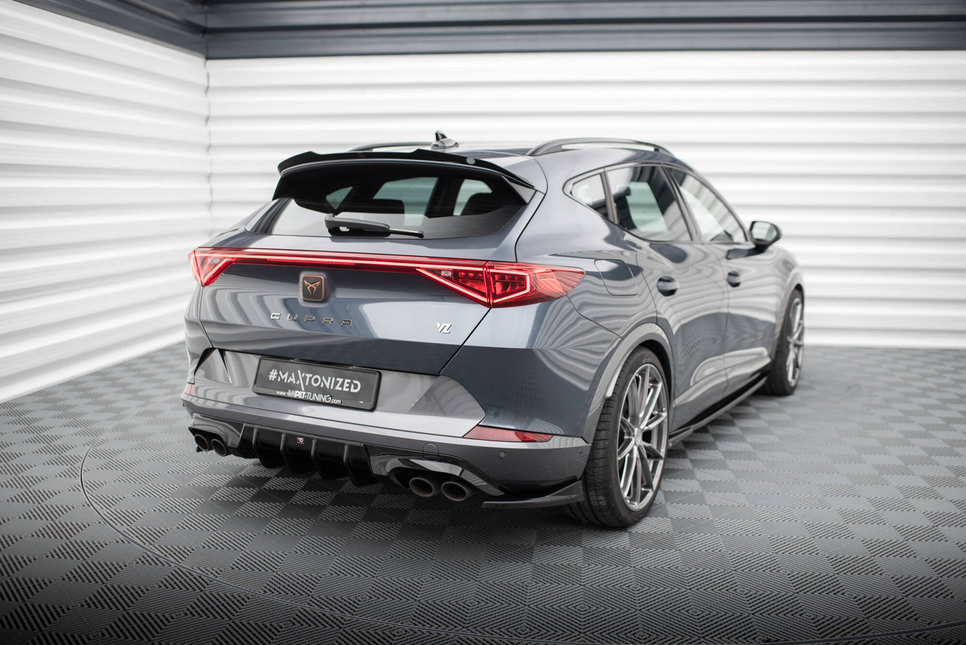 Maxton Heck Ansatz Flaps Diffusor V.3 für Cupra Formentor Mk1 schwarz Hochglanz
