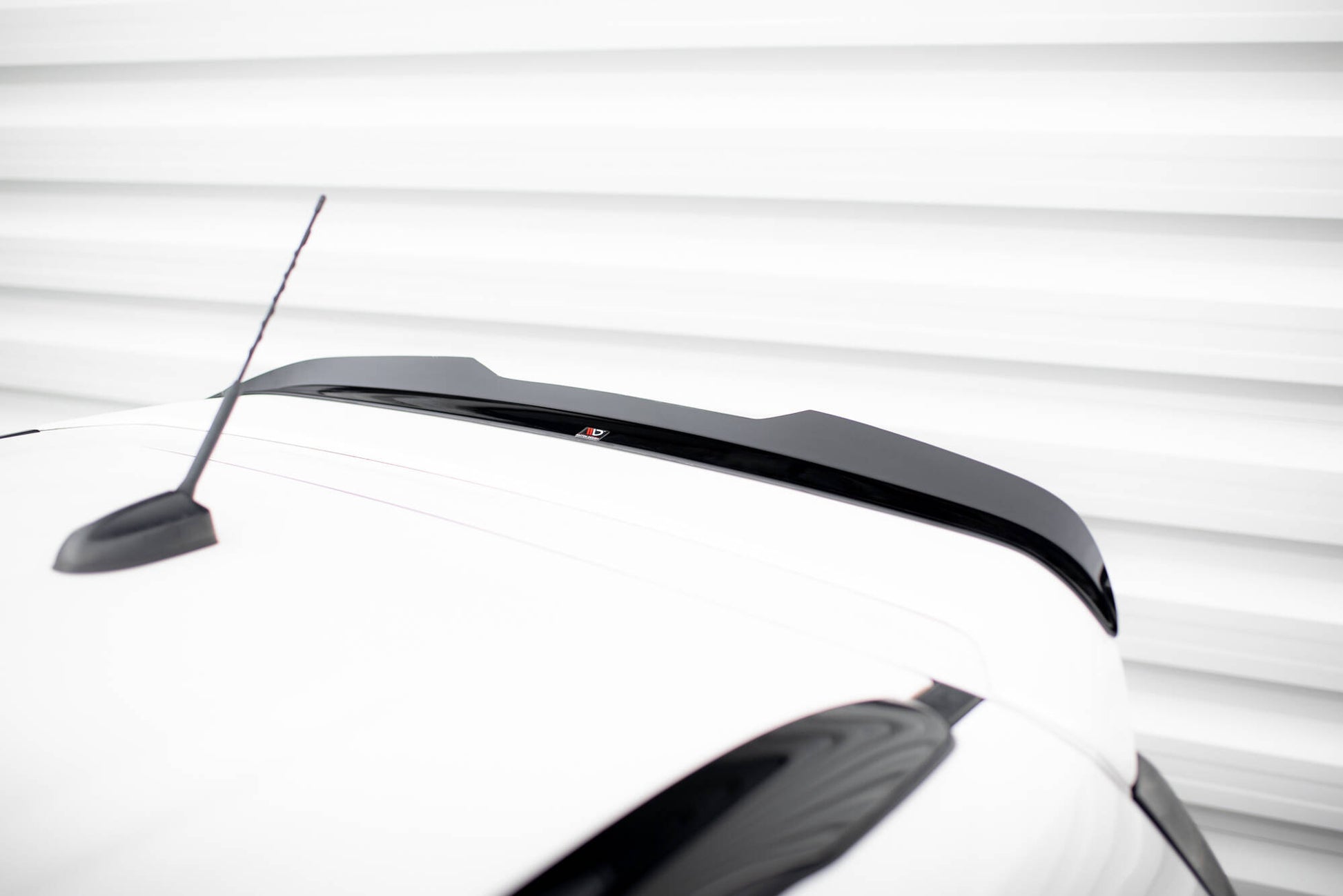 Maxton Spoiler CAP für Ford Kuga ST-Line Mk2 schwarz Hochglanz