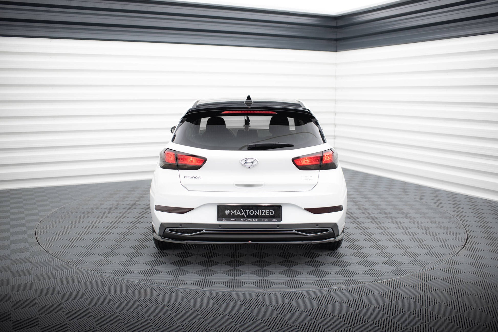 Maxton Zentrale Hinten Splitte Hyundai I30 Mk3 Facelift schwarz Hochglanz
