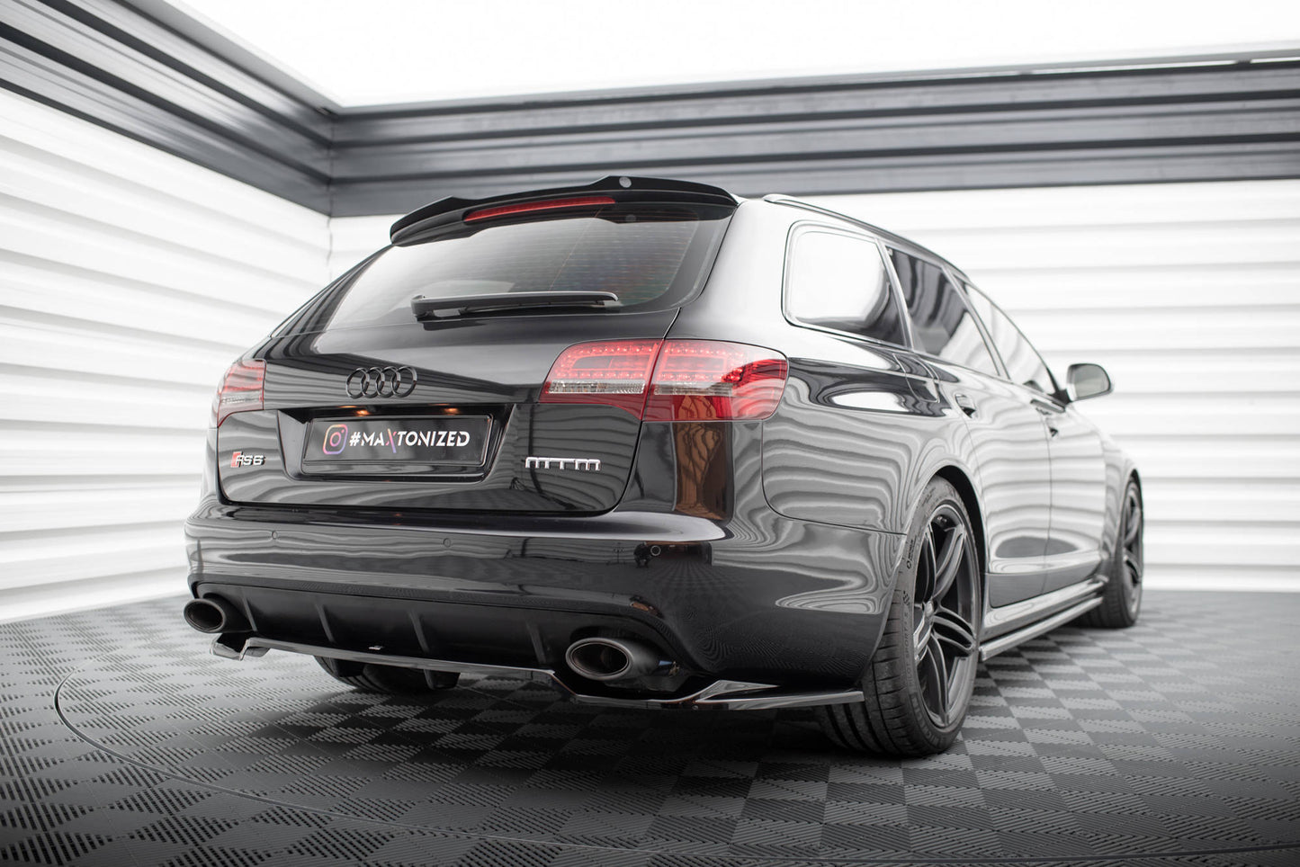 Maxton Mittlerer Diffusor Heck Ansatz DTM Look für Audi RS6 Avant C6 schwarz Hochglanz
