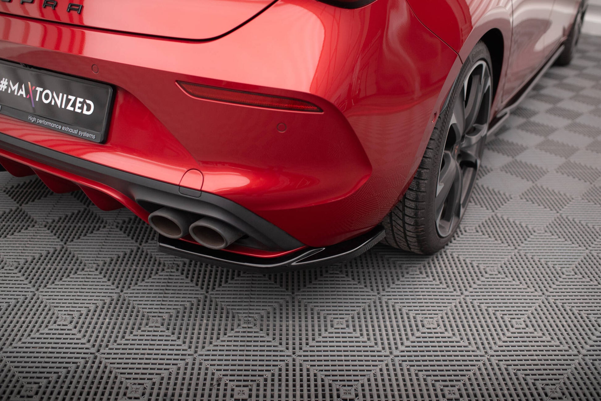 Maxton Heck Ansatz Flaps Diffusor V.1 für Cupra Leon Hatchback Mk1 schwarz Hochglanz