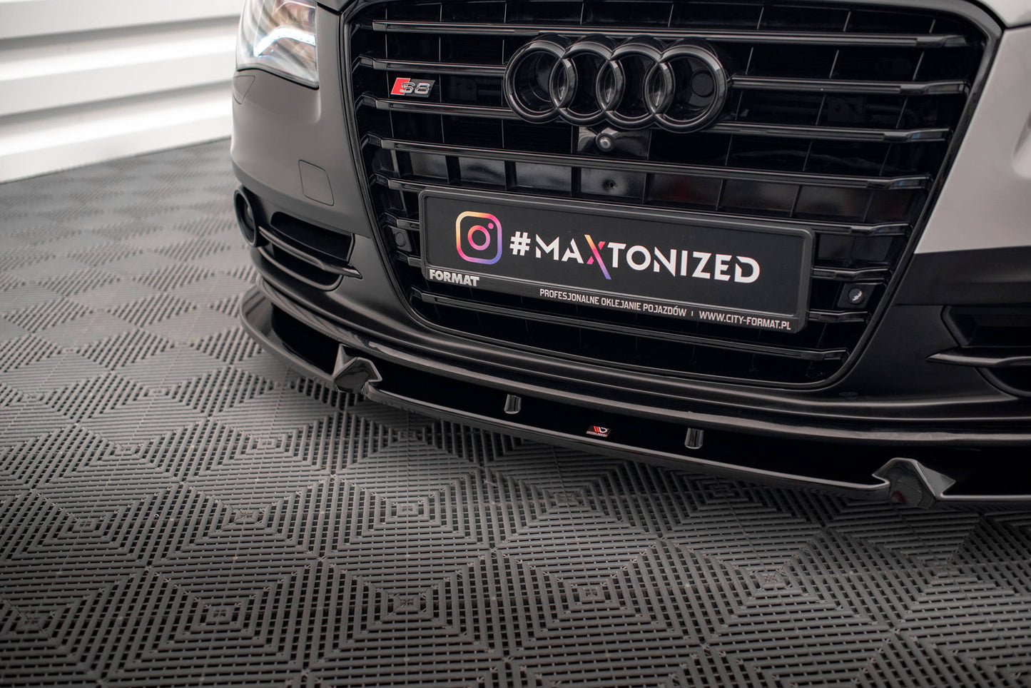 Maxton Front Ansatz V.2 für Audi S8 D4 schwarz Hochglanz