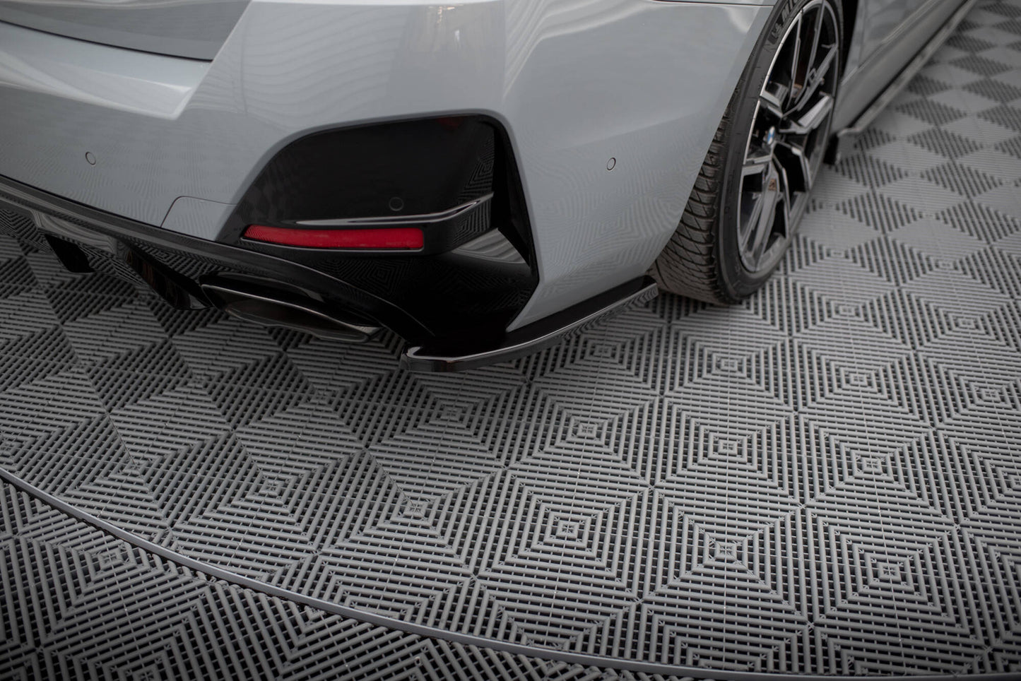 Maxton Heck Ansatz Flaps Diffusor V.1 für BMW M440i Gran Coupe G26 schwarz Hochglanz