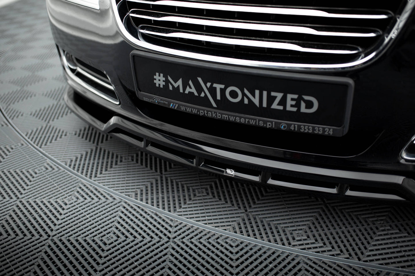 Maxton Front Ansatz für Chrysler 300 Mk2 schwarz Hochglanz
