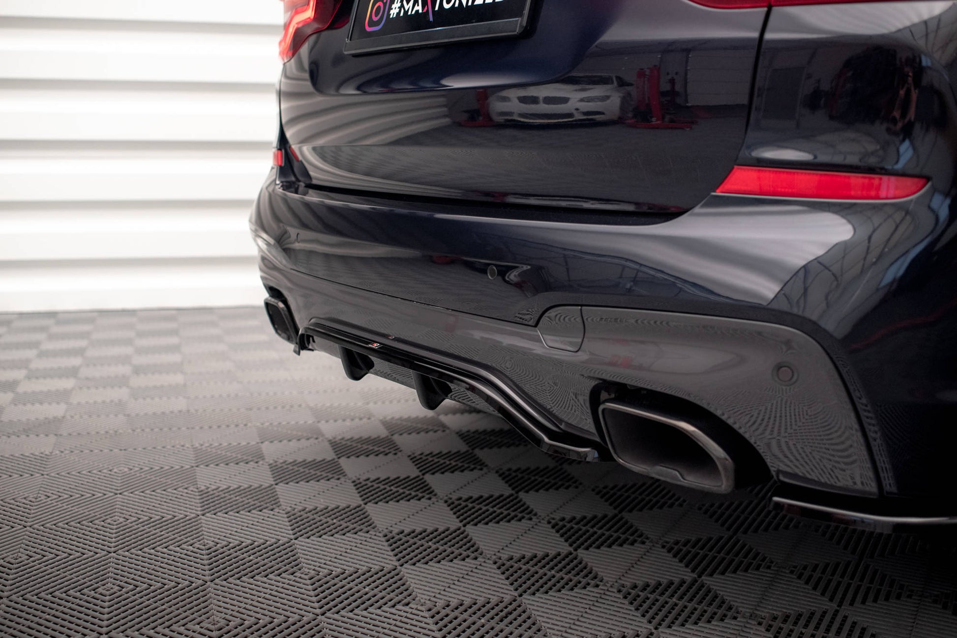 Maxton Mittlerer Diffusor Heck Ansatz DTM Look für BMW X3 M40i / M40d G01 schwarz Hochglanz