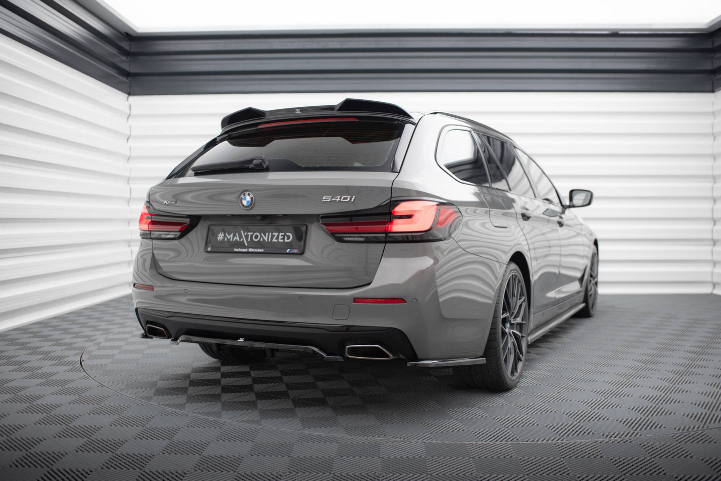 Maxton Spoiler CAP für 3D V.1 BMW 5er Touring G31 schwarz Hochglanz